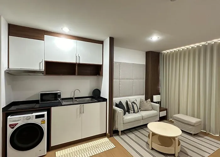 6th Avenue Sukhumvit Bkk 306 Bts Asoke Sofabed * Bangkok